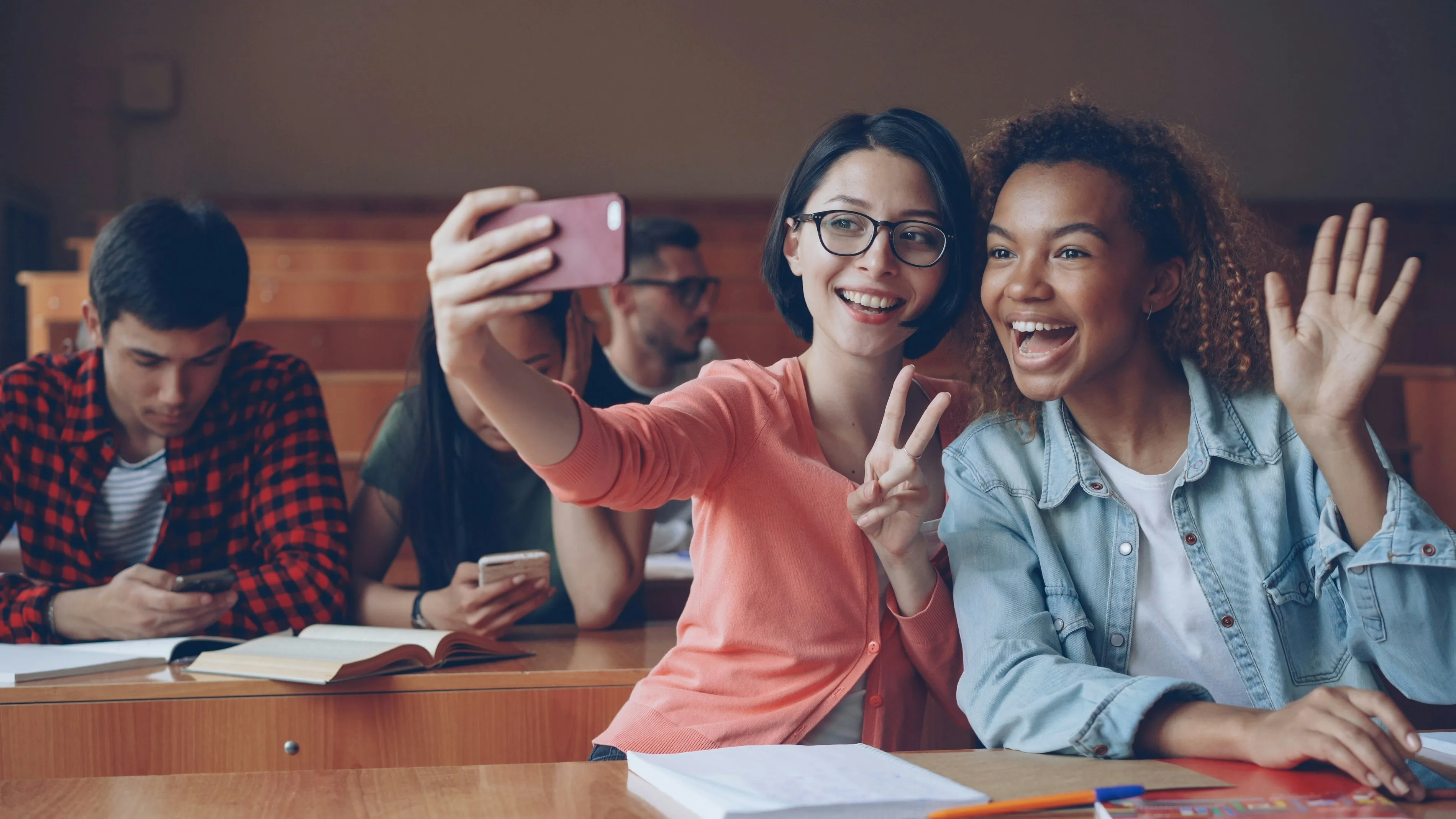 How UCAS Works: A Simple Guide for International Students - Yorkshire College blog thumbnail