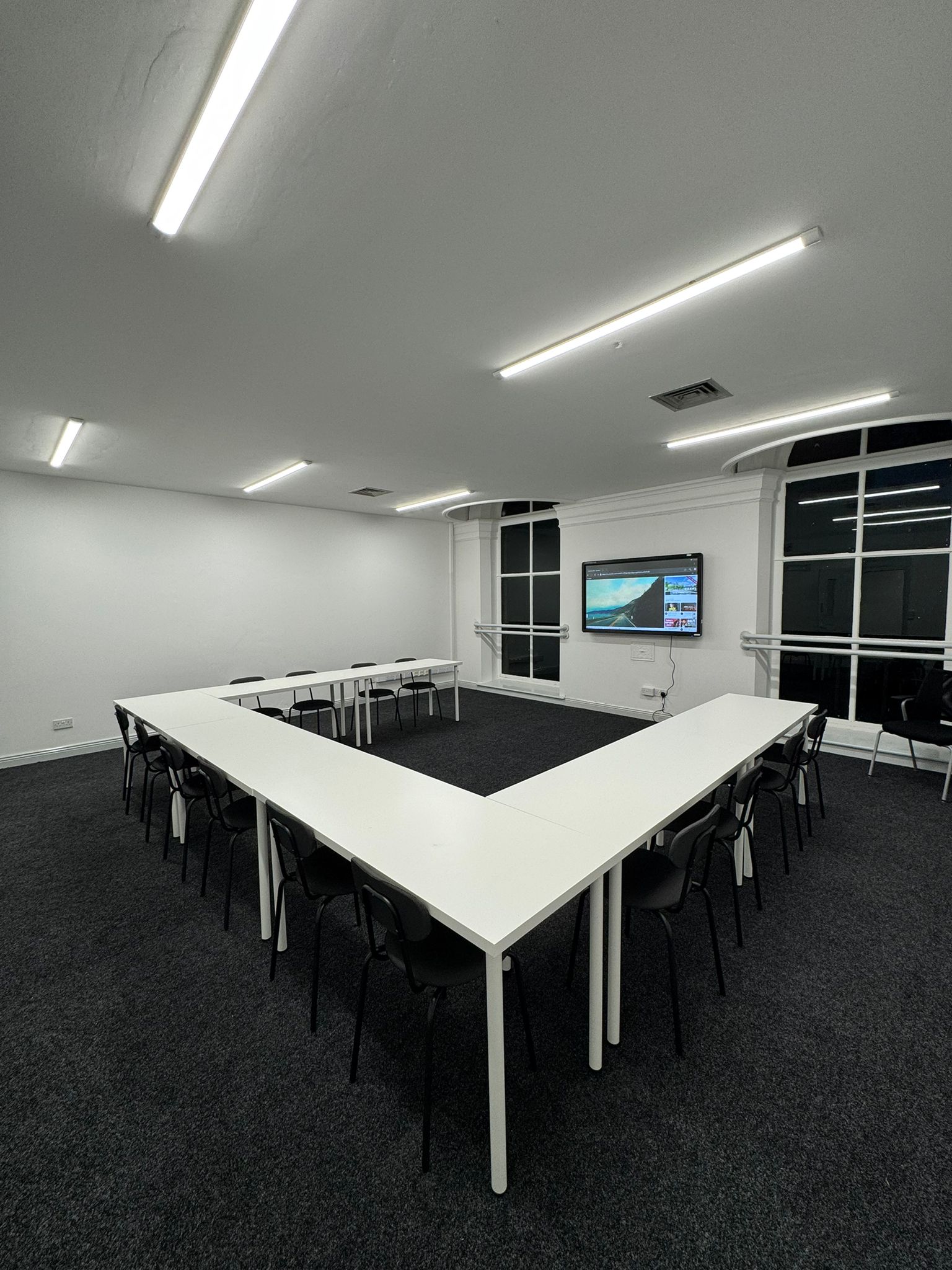 Learn English In Leeds - Yorkshire College student life in Leeds