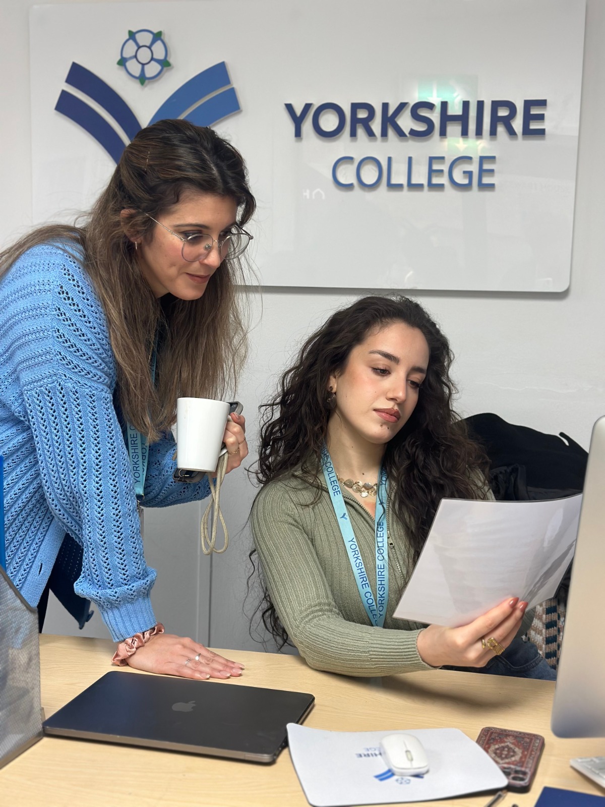 Yorkshire College Students - Yorkshire College student life in Leeds